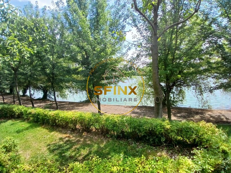 Floreasca View to lake, large terrace, parking and storage, swimming pool, pet friendly