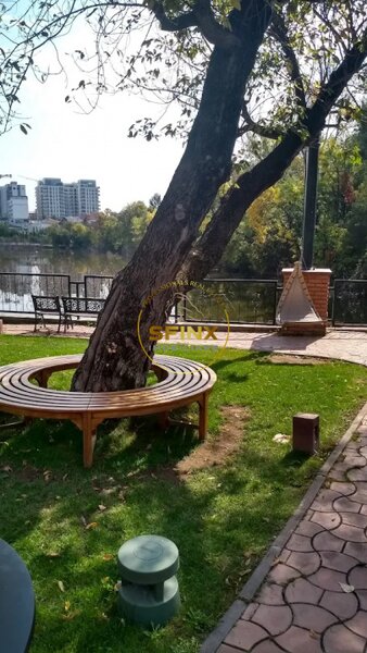 Floreasca View to lake, large terrace, parking and storage, swimming pool, pet friendly